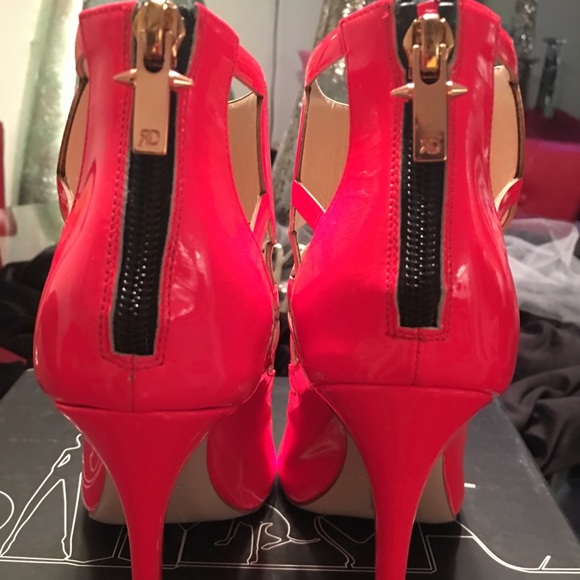 Ruthie Davis Gladiator Sandal ( Size 41) - Picture 3 of 4